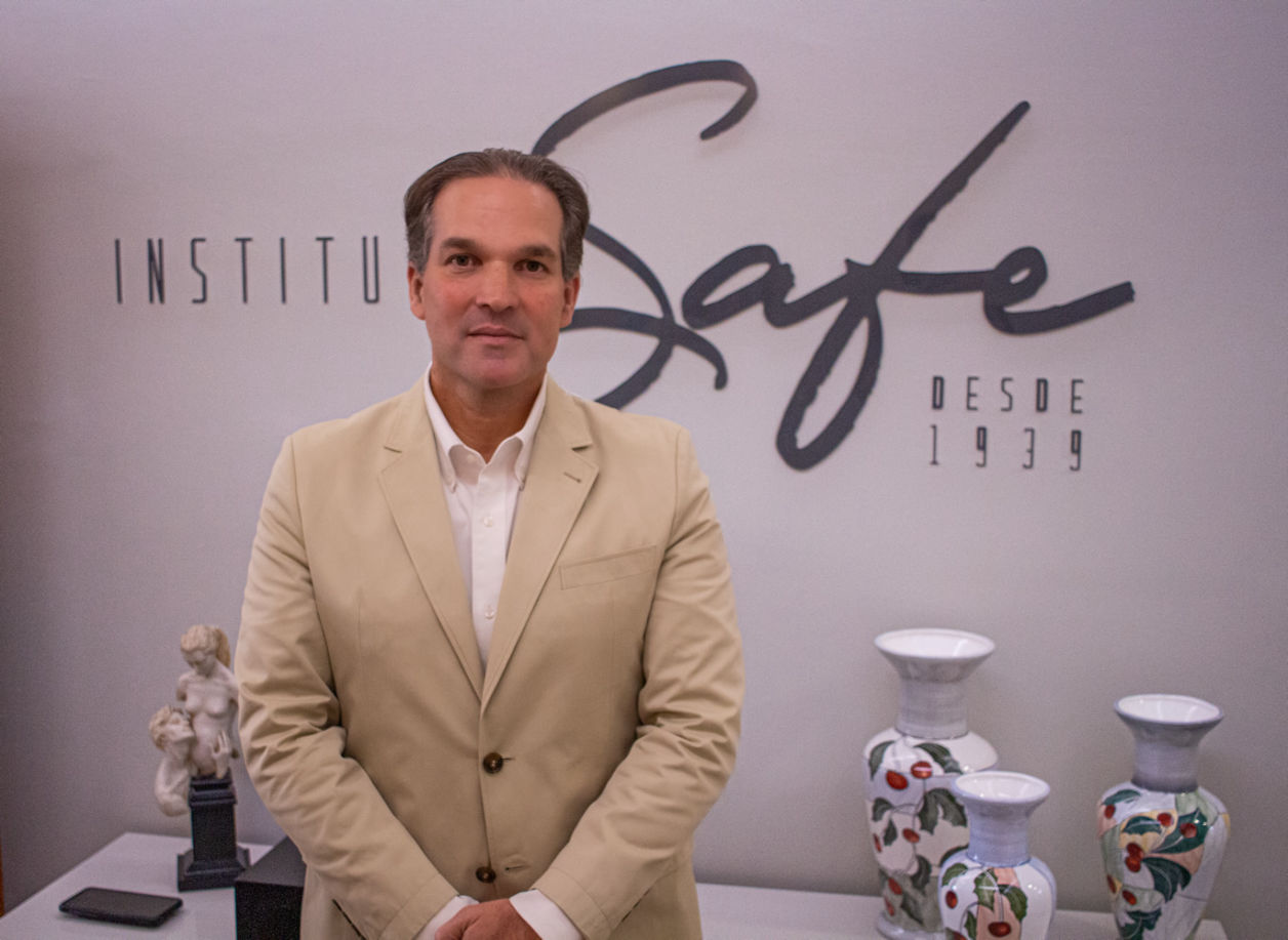 Dr Gustavo Safe